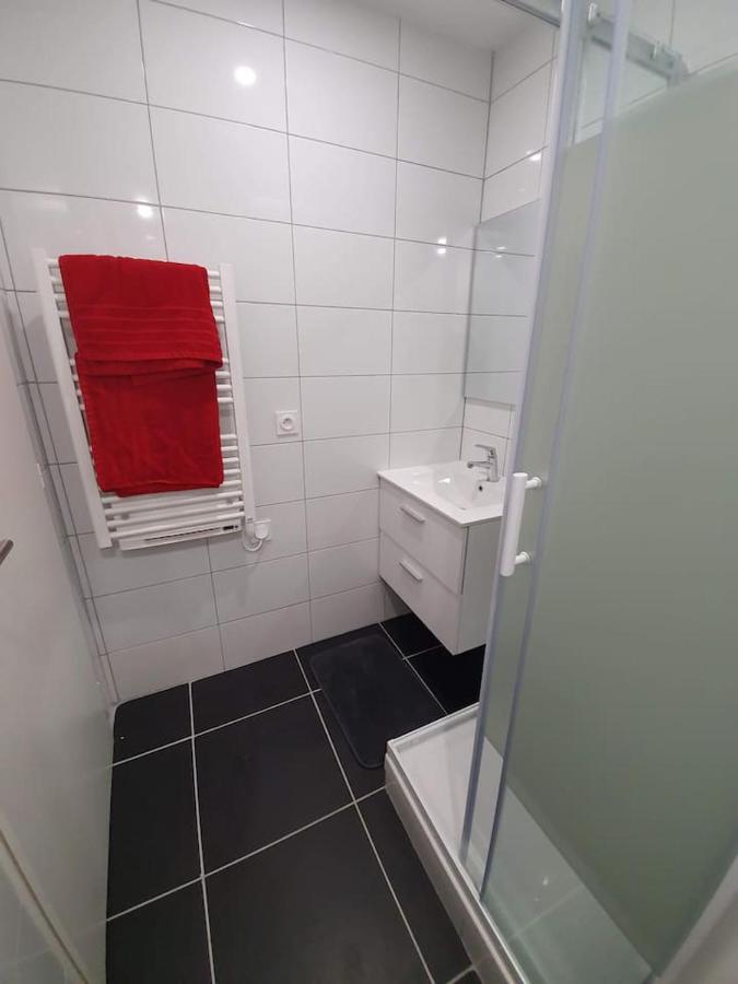 Charmant Petit F1 Apartment Tain-l'Hermitage Bagian luar foto